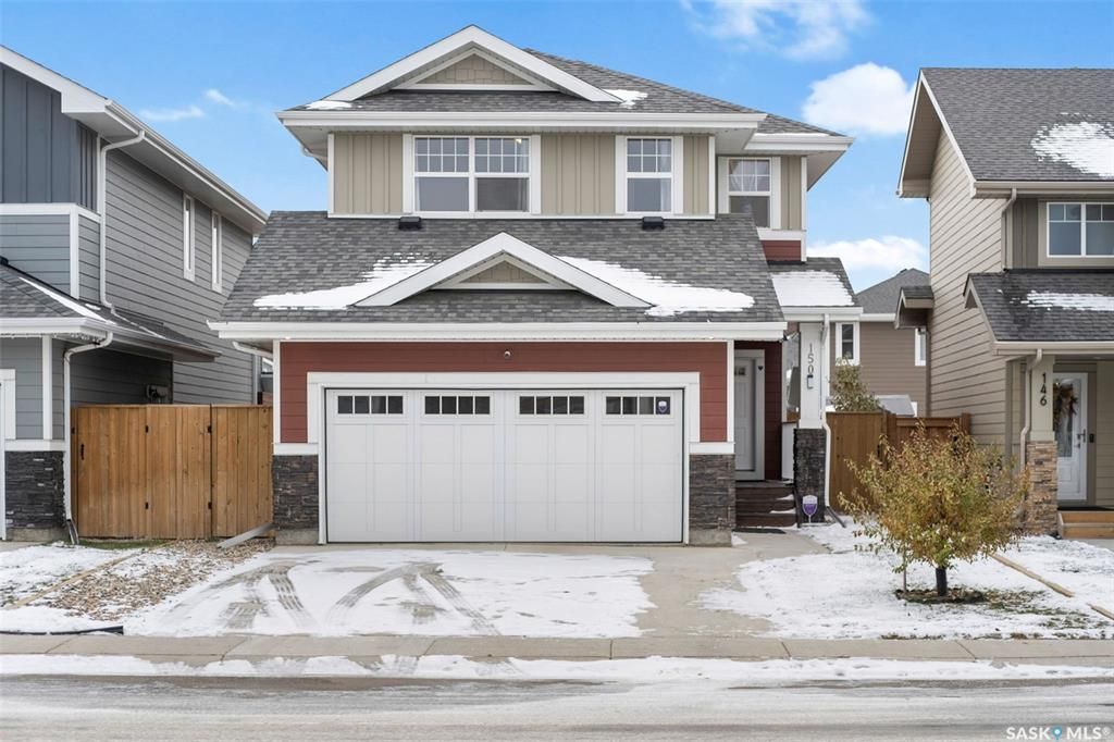 Open House. Open House on Sunday, January 7, 2024 2:00PM - 4:00PM
SUITE READY (separate entrance to the basement and rough-ins complete)  two storey with bright, open living area on main and three bedrooms, laundry plus flex room on upper level. DELUXE ma
